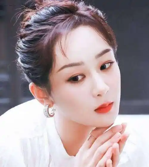 2022年,杨紫与张艺兴有瓜吃吗?_收视率_晚会_睡衣