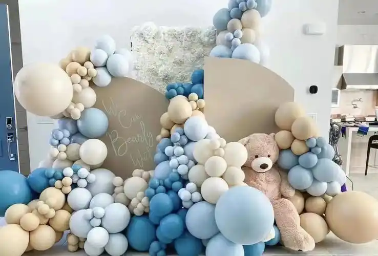 济南网红熊周年庆开业店里气球装饰布置