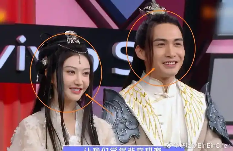 张彬彬景甜合体录综艺不只上演仰卧起坐吻玩游戏还抱得紧紧的