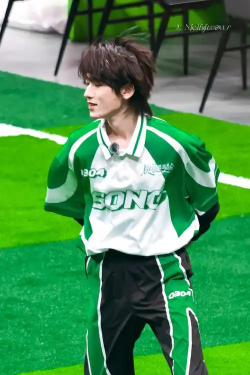 宋亚轩超话  20240705 tf家族夏日运动会 in 澳门  射箭要帅气还是