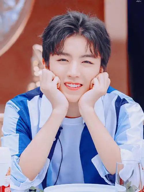 王俊凯#笑容小合集,有多少人曾被这笑容治愈过呢驾驭命运的舵是奋斗.