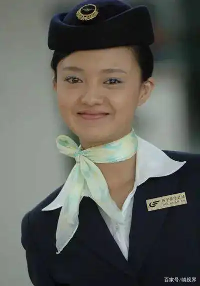 傅晶说"观众总是喊出我角色中的名字,李小晚,周萍,柳丝语……"这让她