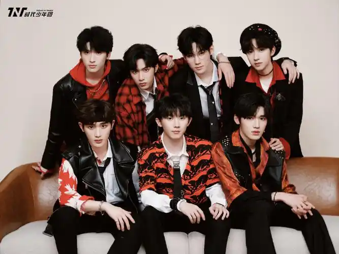 时代少年团元宵喜乐会造型,会拍就多拍点,真的好好看!