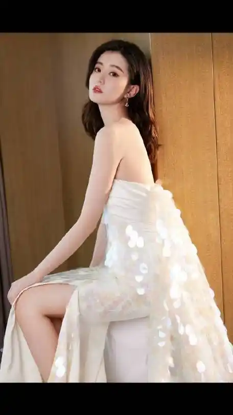乔欣礼服波光粼粼#哇塞,我看谁没看过乔欣这套白色礼服!