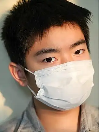 的男孩肖像特写000戴口罩的男孩肖像特写012345678…277下一页共277页