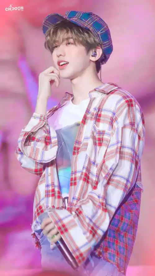 【蔡徐坤】天津0616见面会 雀斑妆小可爱