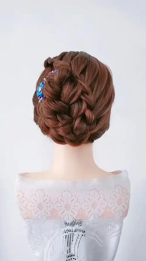 一款别致的喜婆婆发型,喜欢记得双击加关注,不然找不到了呦