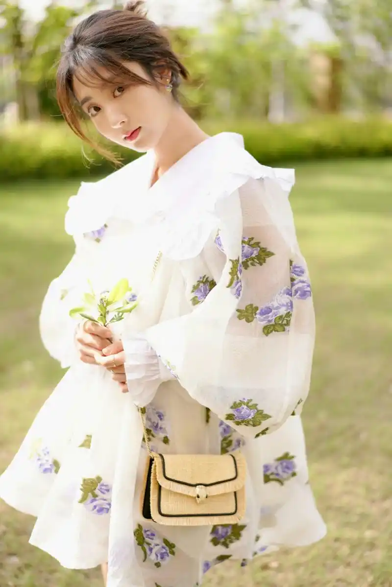 邢菲:甜美可爱,清纯靓丽