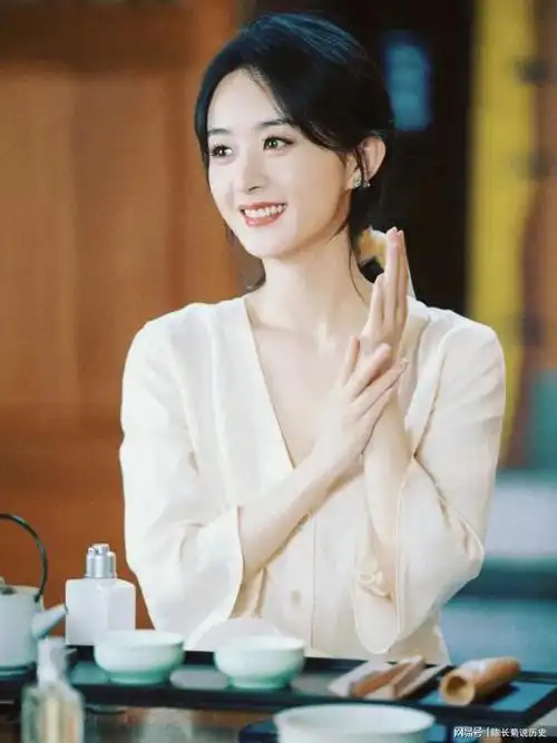 一天深夜,冯绍峰把3个亿的房本放赵丽颖手里|倪妮|娱乐圈_网易订阅