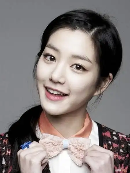 90后韩星李侑菲发型图片