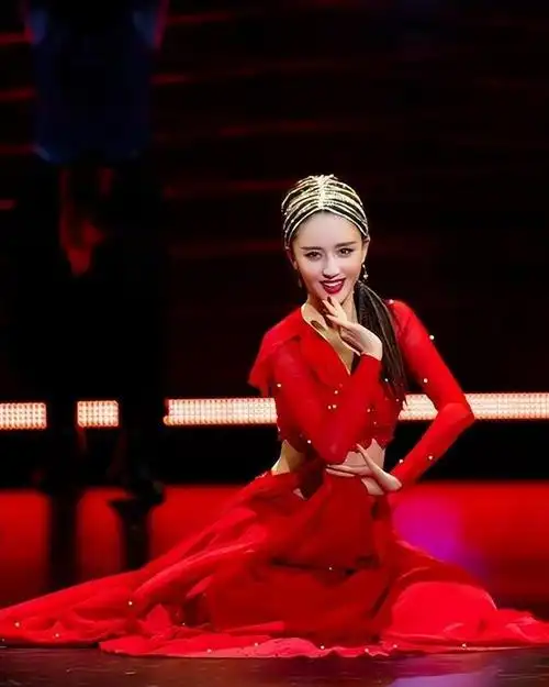 但唯一一点,就是只要跳舞的时候佟丽娅就尽显魅力,而她所展现出来的