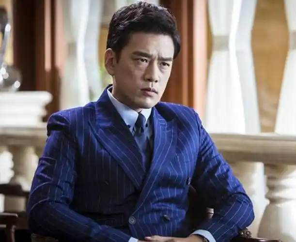 娶房东做老婆,22年零绯闻,如今靠"骚浪贱"爆红,王耀庆真上头