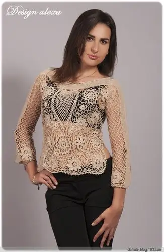 【喜爱的钩衣】女士拼花钩针衣