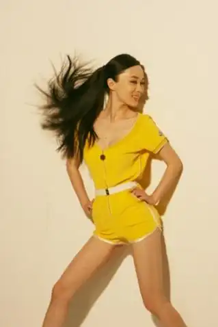 霍思燕:运动装也能穿出小性感(图)