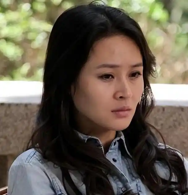 纪实于明加结婚13年,只生孩子不做饭,丈夫一家人把她宠成"宝"