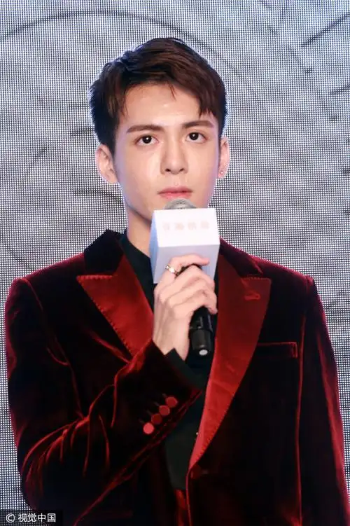 2017年11月25日,上海,曾舜晞出席商业活动.