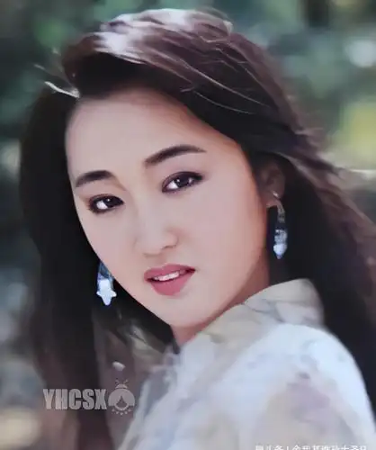 19岁的杨钰莹长啥样?一组老照片,见证玉女成名之初的模仿经历