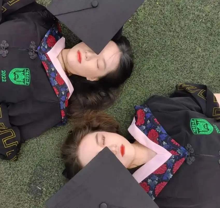 永远热情永远赤诚#中国农业大学 #学士服毕业照  - 抖音