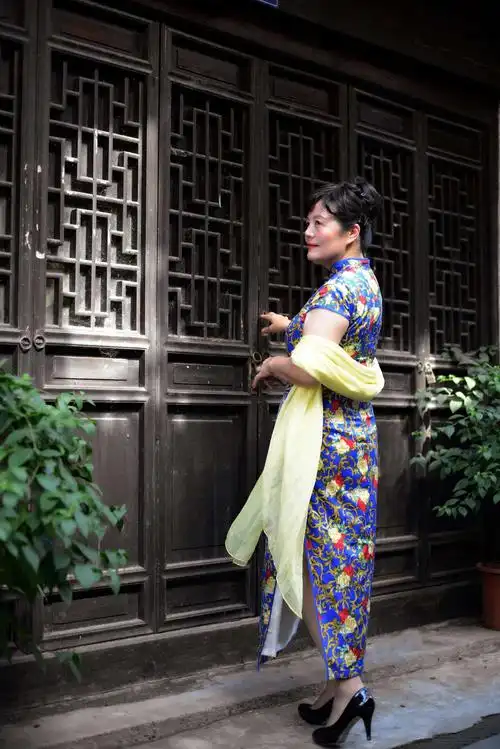 古镇邂逅旗袍 - 美篇