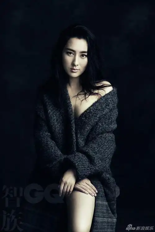 性感女神马苏黑暗诱惑时尚冷艳大尺度艺术写真图片