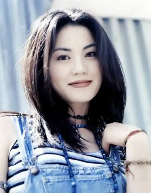 李敖王菲之所以高冷因为她肚子里没墨本质是一个不聪明的人