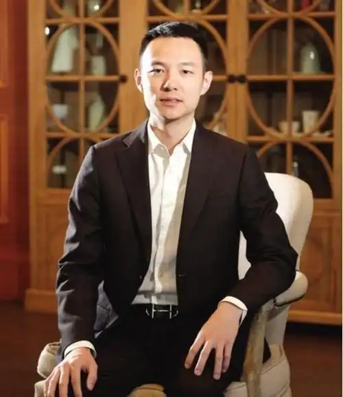 爷爷是霍英东,母亲是陈琪琪,看豪门富少霍启文的创业之路