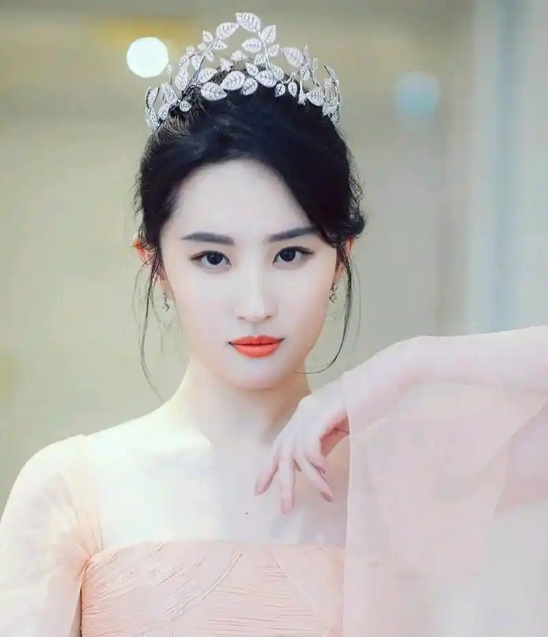 女明星皇冠造型,迪丽热巴,郑爽杨紫杨幂刘亦菲等