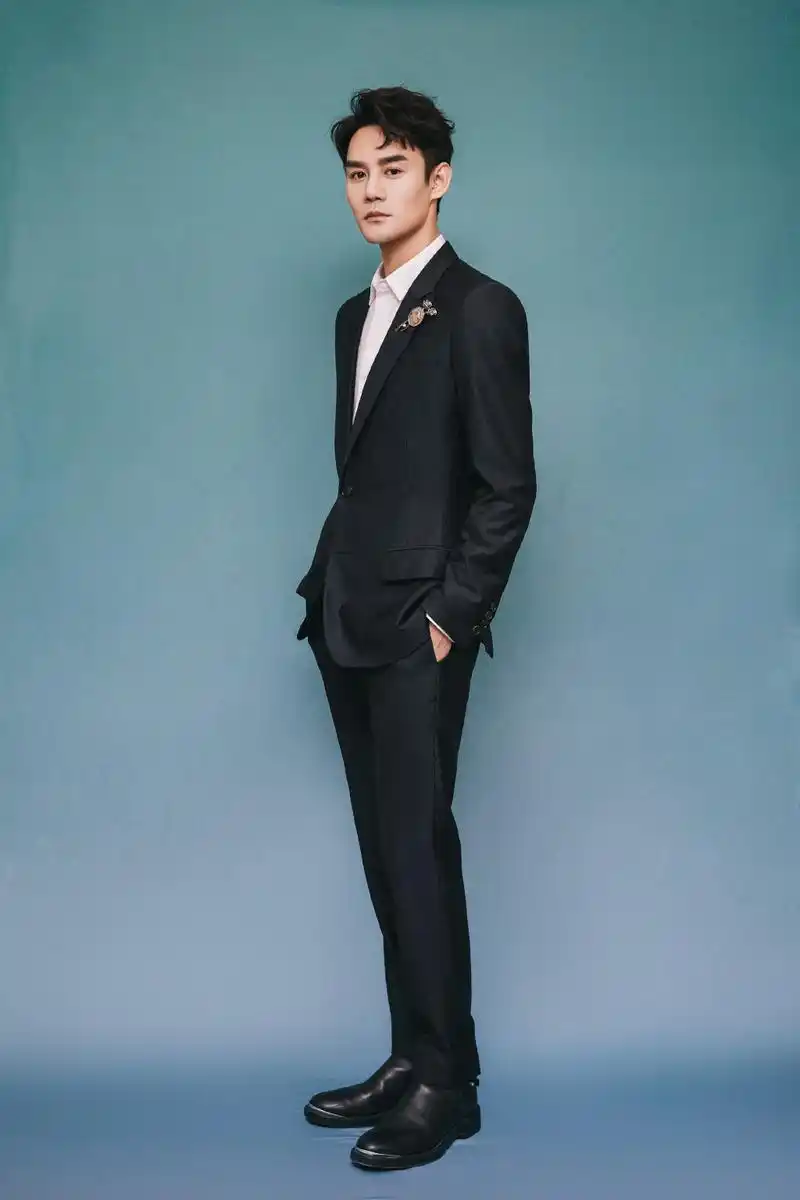 王凯超帅西装写真图片212