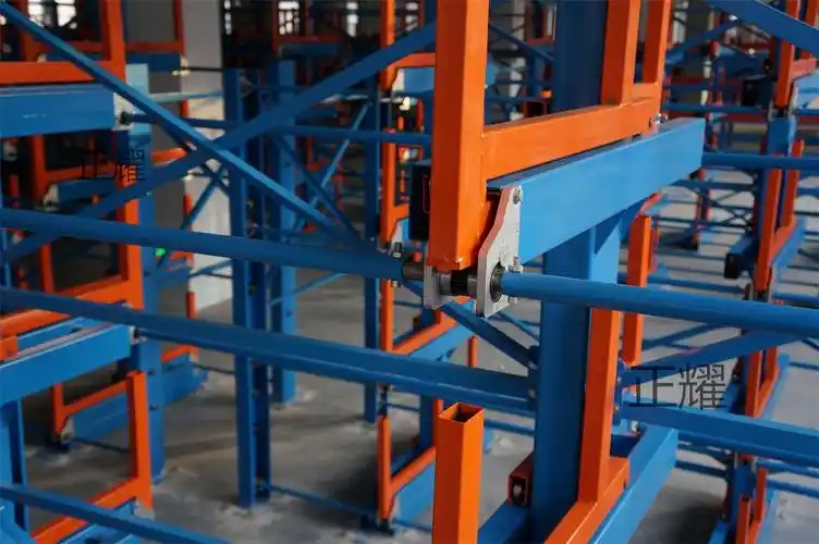 伸缩式悬臂货架现场图片 视频 重型悬臂式货架占地小存储量高