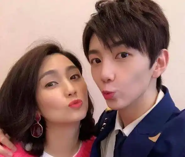 莫少聪:爱过洪欣陈宝莲,妻子抛下女儿远走,他近况又如何了?