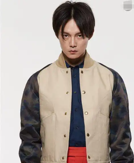 尹正一直都是中分头?看到他早年的寸头照,网友:气质不输吴彦祖