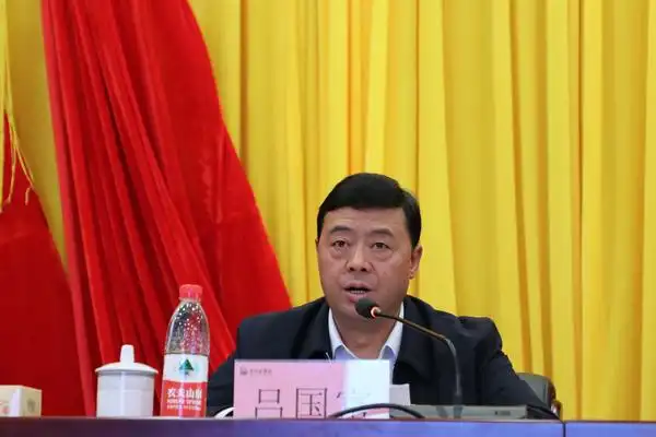 贵州商学院党委书记吕国富为百名青马班学员讲思政课