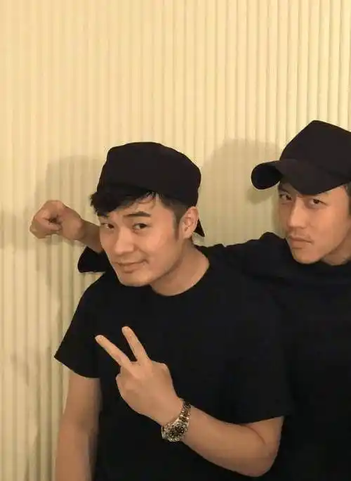 文章发福变嫩,陈赫发福变圆,李亚鹏发福谢顶,气质截然不同_许婧_因为