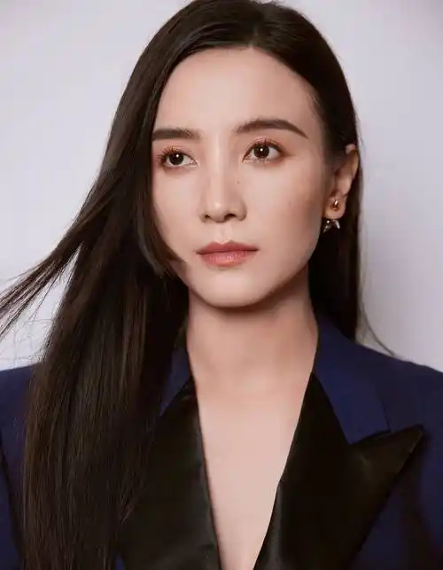 原创宋佳电视剧回响杀青80后的她已经41岁颜值身材依旧18岁