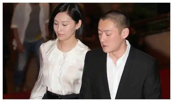 李钰:33岁患癌离世,男友汪雨已结婚生子,母亲的坚持让人泪目_黄晓明