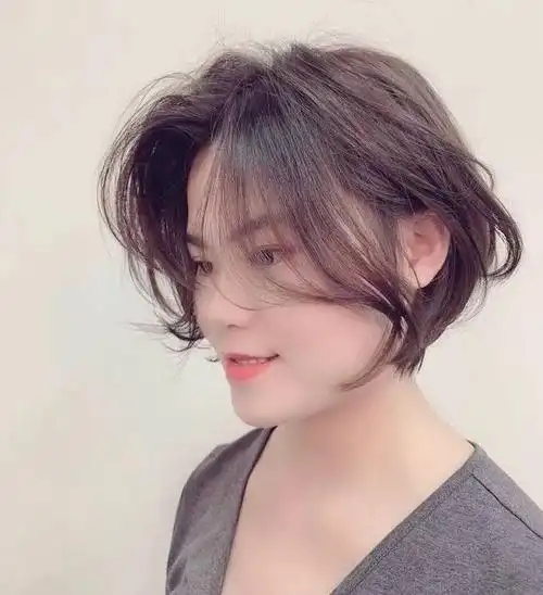 自然蓬松女人味十足的空气烫发