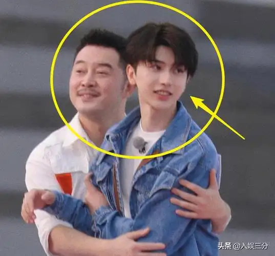 同框照,蔡徐坤真实身高引热议,有没有撒谎很显然|郑恺|李晨|沙溢_网易