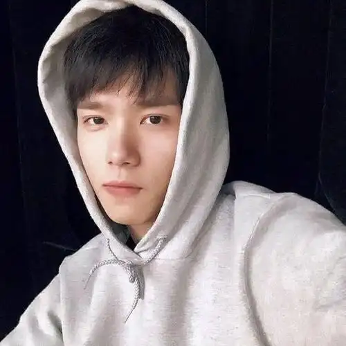 超帅男生阳光可爱帅哥图片微信头像无水印大图