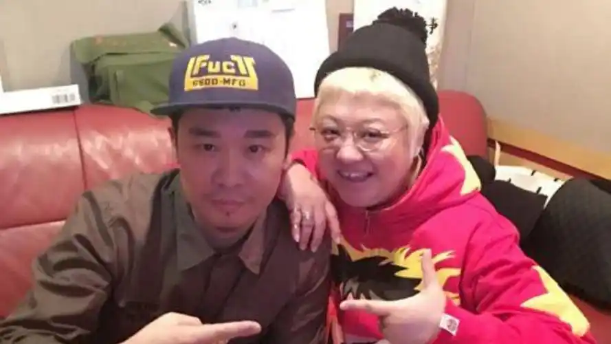 韩红李延亮恋情火上热搜,两人竟是初恋,周深宋亚轩吃瓜震惊了