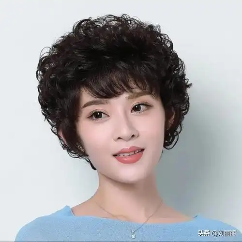 40岁一50岁女最新发型 45岁减龄发型短发-起航号