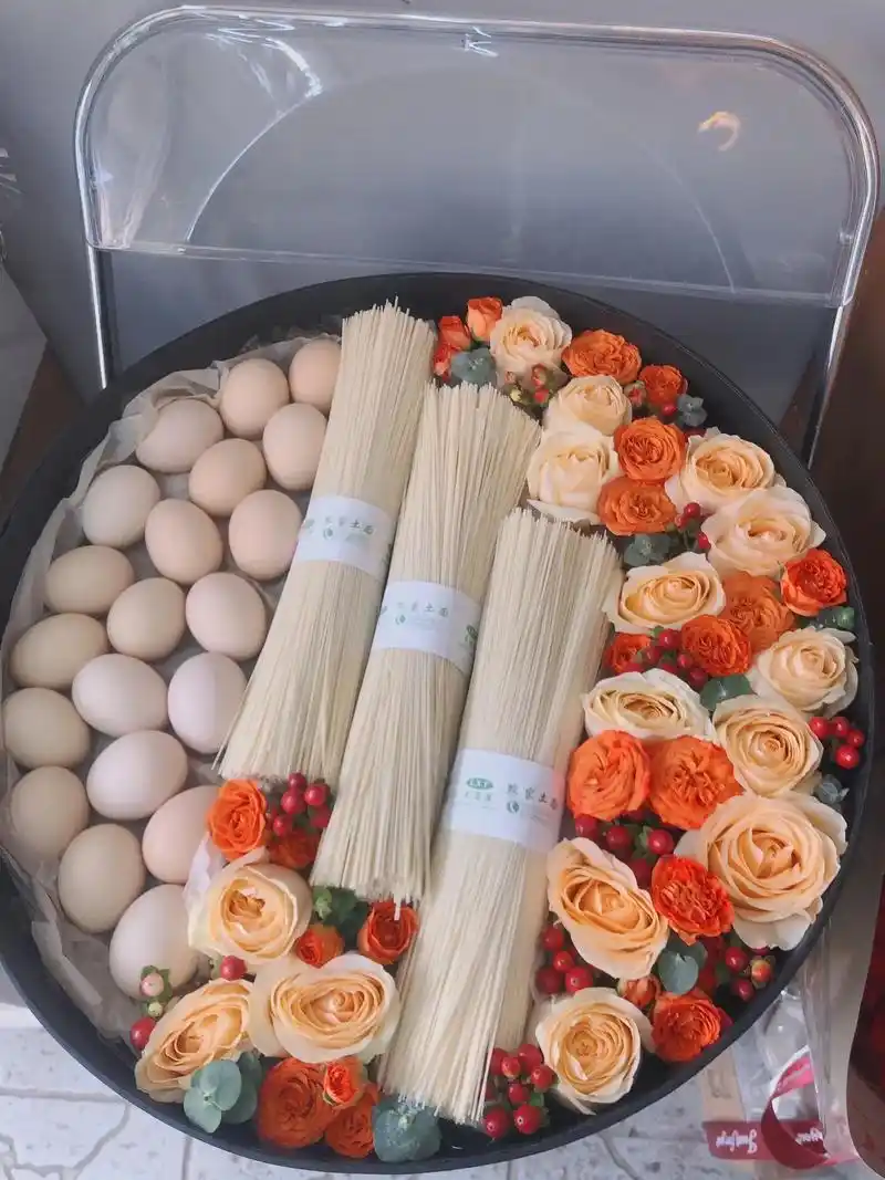 生日鸡蛋面条鲜花礼盒