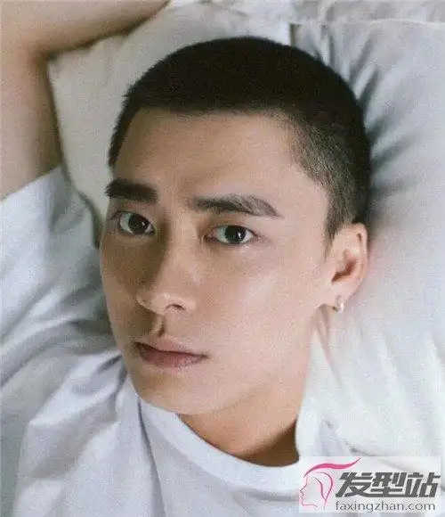 两边剃一半寸头发型 利落率性寸头a爆了_发型站_最新流行发型设计发型