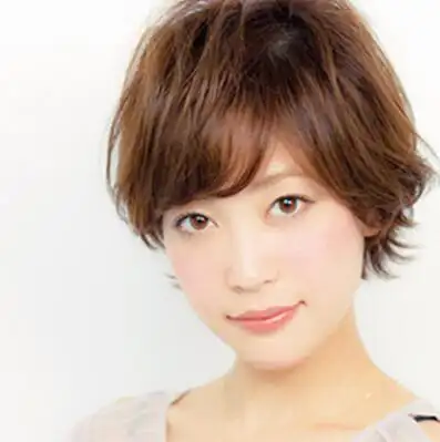 大饼长脸女生适合的短发发型 让你瘦脸又时髦_发型造型_宝妈时尚生活