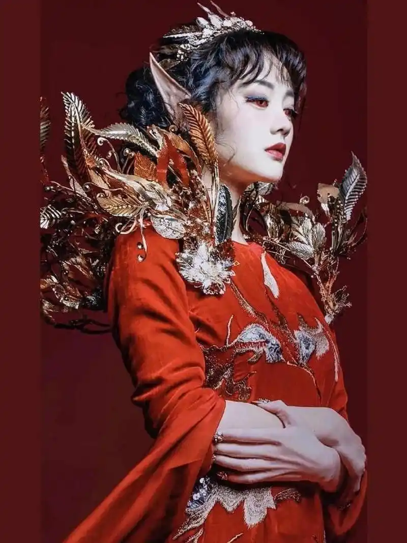 在头上建房子 《半妖倾城》原来是好几年的剧了 我竟然没有看过 以前