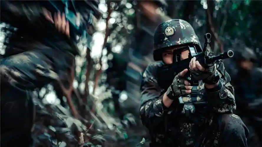 东风快递送来火箭军的超级大片,这个应该敢查收吧!