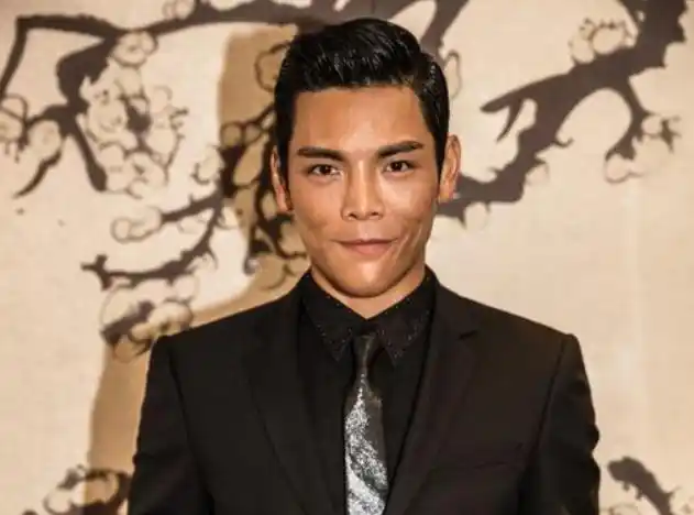 向佐的弟弟叫向佑,爷爷叫向前,姐姐的名字亮了!_郭碧婷