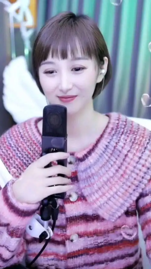 梁红演唱阿爸阿妈歌声深情感人