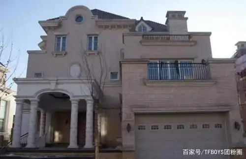 易烊千玺低调豪宅曝光:价值上亿,王源深夜拜访和小凯竟是邻居?