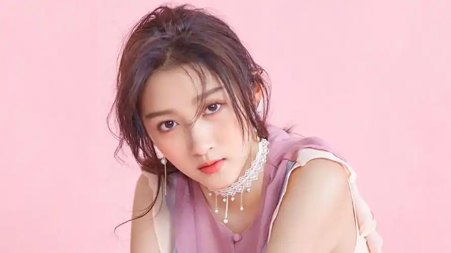 关晓彤|舌吻|谈恋爱_新浪新闻