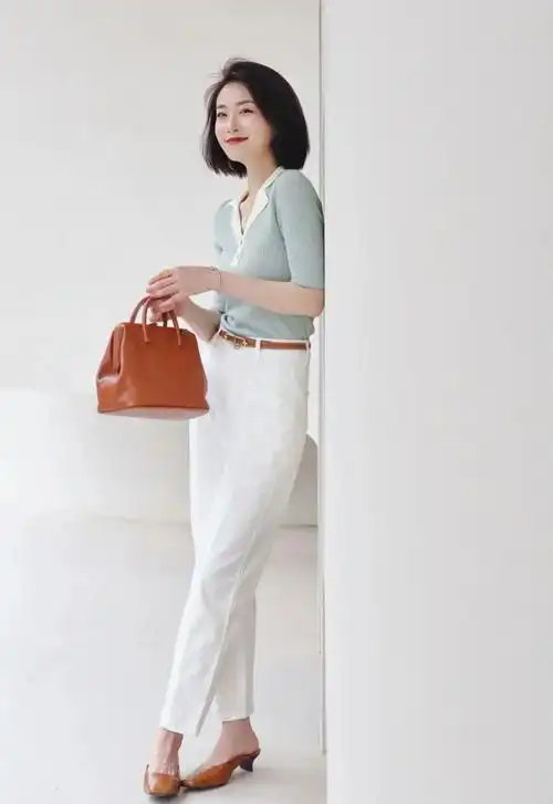 白裤子搭配这4件上衣太好看了